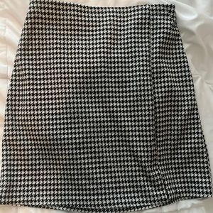 Black and White Womans Mini Skirt- Size Xs